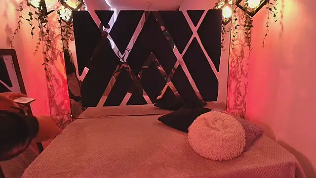 Snapshot of charlotte_bluee chatting on 10-01-25, 06:47 charlotte bluee online show from 10-01-25, 06:47