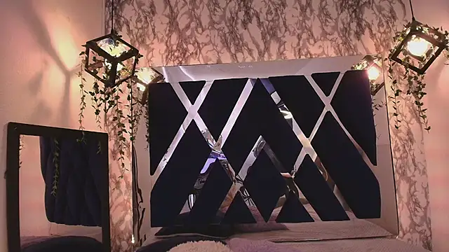 Snapshot of charlotte_bluee chatting on 10-28-25, 06:32 charlotte bluee online show from 10-28-25, 06:32