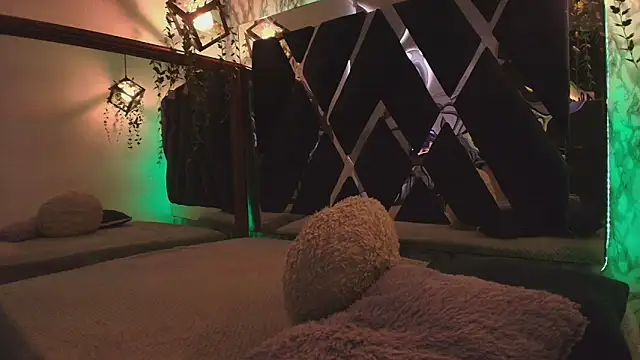 Snapshot of charlotte_bluee chatting on 10-29-25, 06:42 charlotte bluee online show from 10-29-25, 06:42