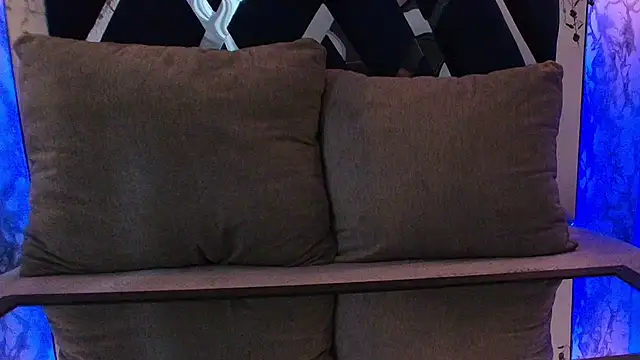 Snapshot of charlotte_bluee chatting on 11-24-25, 06:51 charlotte bluee online show from 11-24-25, 06:51