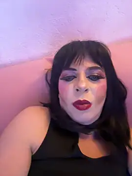 Snapshot of MissNadiaX06 chatting on 03-08-25, 02:01 MissNadiaX06 online show from 03-08-25, 02:01