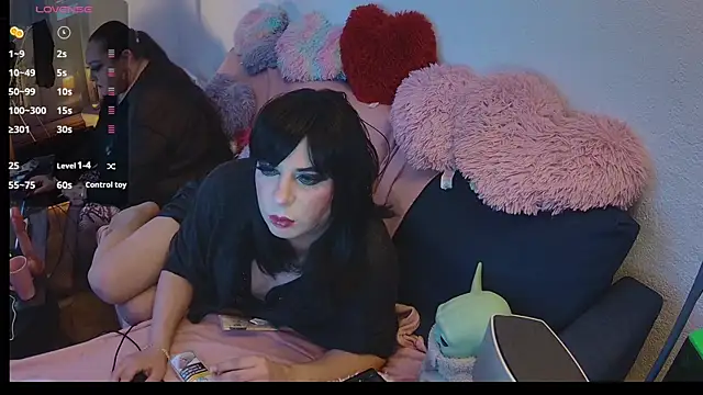 Snapshot of MissNadiaX06 chatting on 03-18-25, 06:48 MissNadiaX06 online show from 03-18-25, 06:48