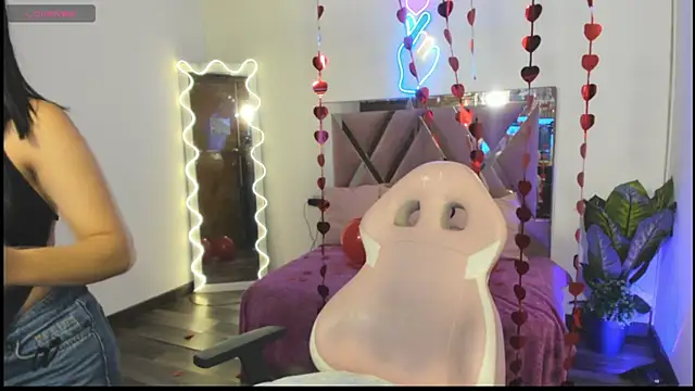 LUDO KITTY TAY online show from 02-15-25, 03:20