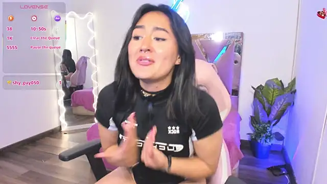 LUDO KITTY TAY online show from 02-18-25, 05:31