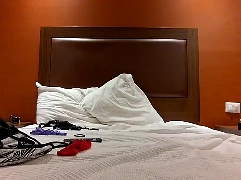 Iscariot19 online show from 03-11-25, 01:59