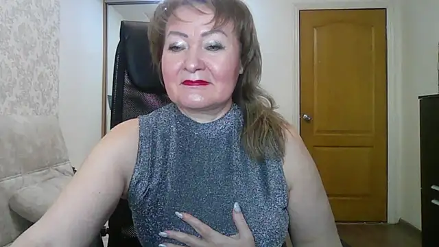 Snapshot of Victoria_secrets_ chatting on 02-28-25, 02:20 Victoria secrets  online show from 02-28-25, 02:20