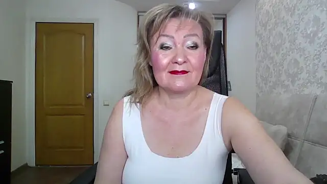 Snapshot of Victoria_secrets_ chatting on 10-05-25, 06:23 Victoria secrets  online show from 10-05-25, 06:23