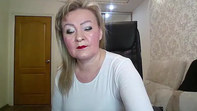 Victoria secrets  online show from 11-23-25, 06:46