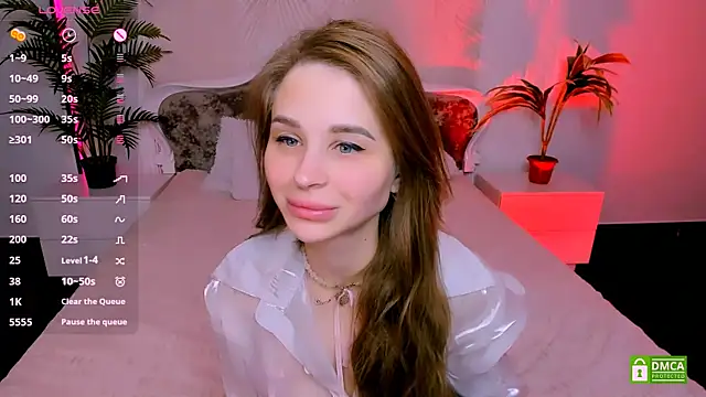 Snapshot of EvaRodi chatting on 10-08-25, 11:13 EvaRodi online show from 10-08-25, 11:13