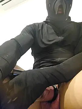 Snapshot of mosterxxx11 chatting on 02-14-25, 01:34 mosterxxx11 online show from 02-14-25, 01:34