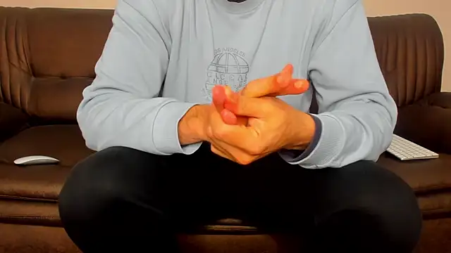 Snapshot of sexyhotmusclesforyou1 chatting on 03-10-25, 12:26 sexyhotmusclesforyou1 online show from 03-10-25, 12:26