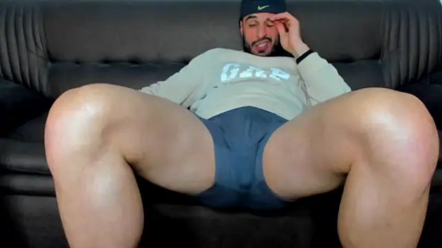 Snapshot of sexyhotmusclesforyou1 chatting on 03-17-25, 04:08 sexyhotmusclesforyou1 online show from 03-17-25, 04:08