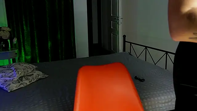 Snapshot of RaileReed chatting on 09-20-25, 03:57 RaileReed online show from 09-20-25, 03:57