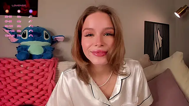 TaiteBayles online show from 09-29-25, 01:11