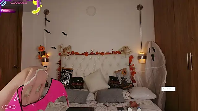 Julieta priv online show from 10-22-25, 02:17