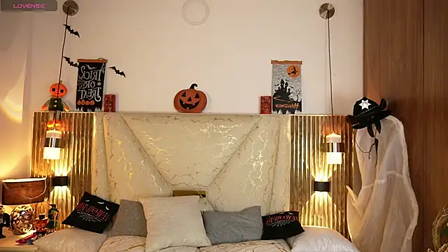 Julieta priv online show from 10-30-25, 02:18