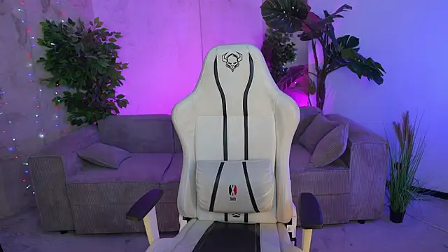 Snapshot of Layla_Sweet_ chatting on 03-20-25, 07:46 Layla Sweet online show from 03-20-25, 07:46