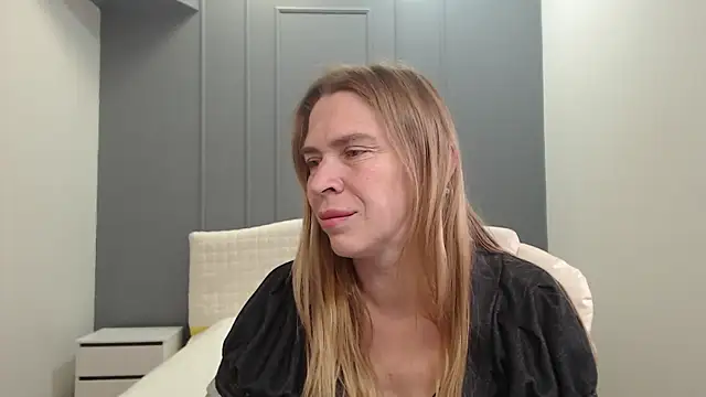 TessaDaybreak online show from 07-21-26, 06:49