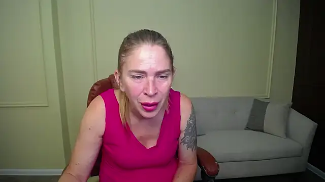 TessaDaybreak online show from 07-24-26, 06:44