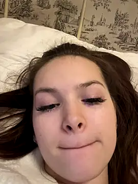 Snapshot of -Amora chatting on 11-03-25, 12:17 -Amora online show from 11-03-25, 12:17