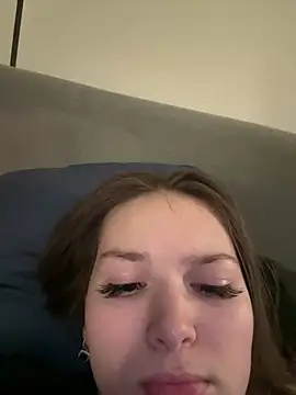 Snapshot of -Amora chatting on 02-13-26, 12:12 -Amora online show from 02-13-26, 12:12