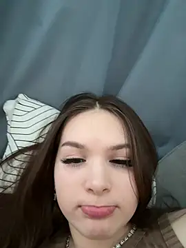 Snapshot of -Amora chatting on 02-19-26, 12:12 -Amora online show from 02-19-26, 12:12