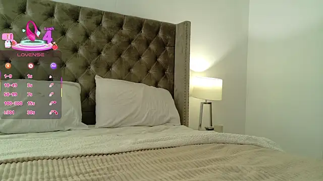 Snapshot of PauLaaCam chatting on 10-02-25, 03:13 PauLaaCam online show from 10-02-25, 03:13