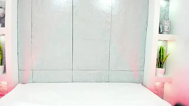 MiaMistrex online show from 10-28-25, 04:16