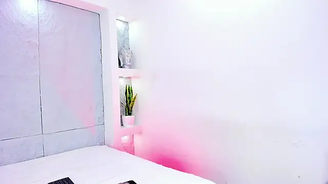 Snapshot of MiaMistrex chatting on 10-30-25, 04:14 MiaMistrex online show from 10-30-25, 04:14