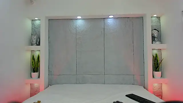 Snapshot of MiaMistrex chatting on 11-25-25, 04:23 MiaMistrex online show from 11-25-25, 04:23