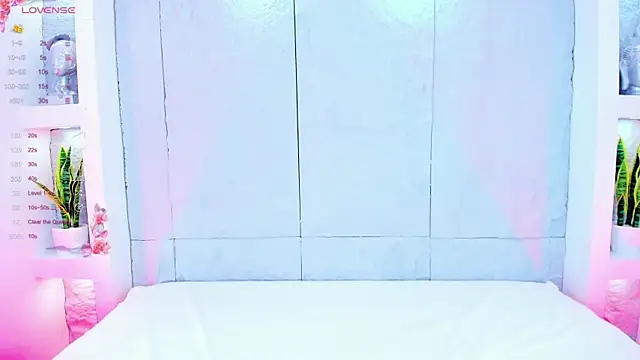 Snapshot of MiaMistrex chatting on 12-14-25, 11:09 MiaMistrex online show from 12-14-25, 11:09