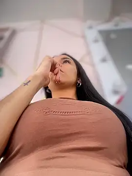 Naatalia online show from 01-14-26, 06:13