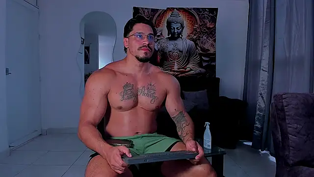 Valentino Dosantos  online show from 10-18-25, 02:18