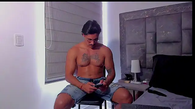 Valentino Dosantos  online show from 03-13-26, 06:25