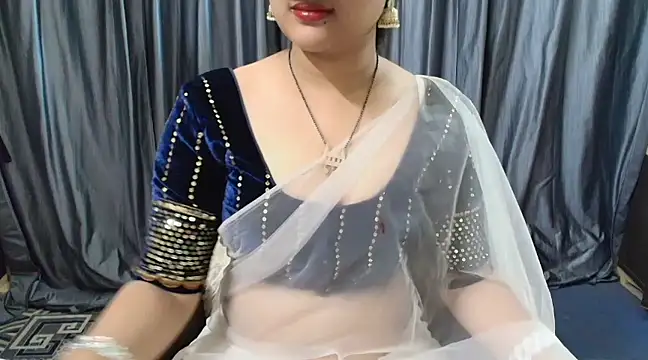 Snapshot of goldiwets chatting on 02-14-25, 03:15 goldiwets online show from 02-14-25, 03:15