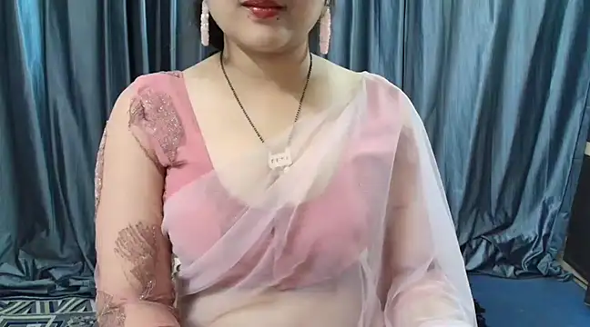 Snapshot of goldiwets chatting on 02-16-25, 10:32 goldiwets online show from 02-16-25, 10:32