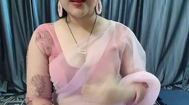 Snapshot of goldiwets chatting on 02-16-25, 07:38 goldiwets online show from 02-16-25, 07:38