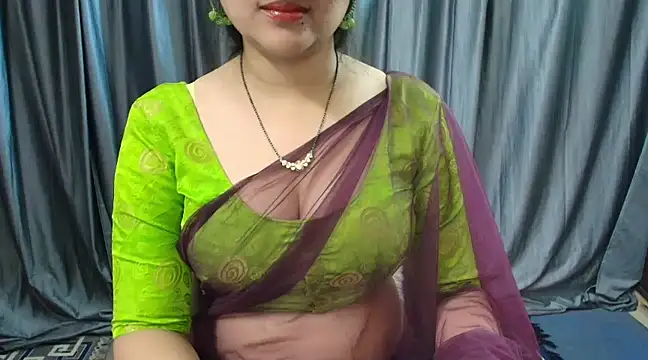 Snapshot of goldiwets chatting on 02-17-25, 03:47 goldiwets online show from 02-17-25, 03:47