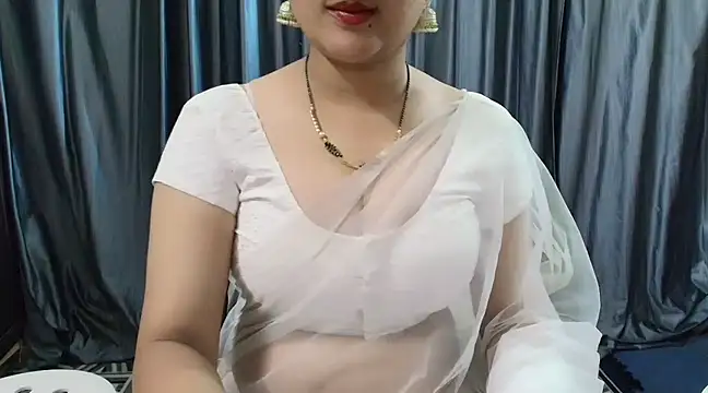 Snapshot of goldiwets chatting on 03-01-25, 04:00 goldiwets online show from 03-01-25, 04:00