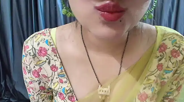 Snapshot of goldiwets chatting on 03-11-25, 03:59 goldiwets online show from 03-11-25, 03:59