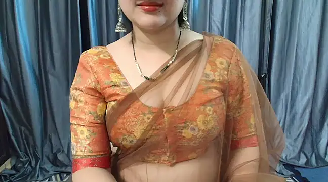 Snapshot of goldiwets chatting on 03-17-25, 03:18 goldiwets online show from 03-17-25, 03:18