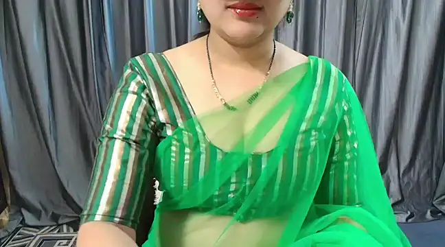 Snapshot of goldiwets chatting on 03-19-25, 04:03 goldiwets online show from 03-19-25, 04:03