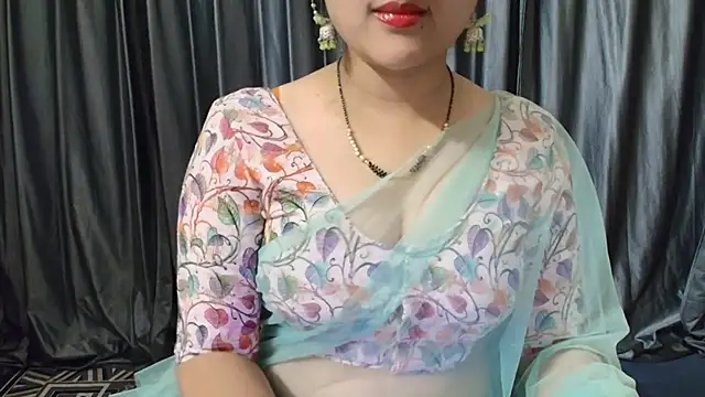 Snapshot of goldiwets chatting on 09-10-25, 04:07 goldiwets online show from 09-10-25, 04:07