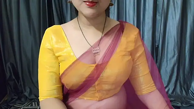 Snapshot of goldiwets chatting on 09-11-25, 04:18 goldiwets online show from 09-11-25, 04:18