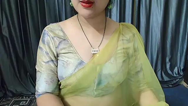 Snapshot of goldiwets chatting on 09-12-25, 04:40 goldiwets online show from 09-12-25, 04:40