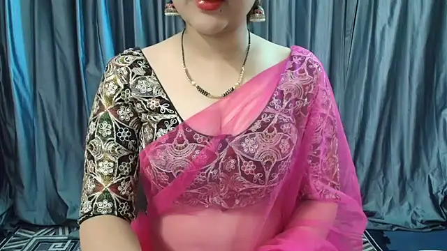 Snapshot of goldiwets chatting on 09-18-25, 03:30 goldiwets online show from 09-18-25, 03:30