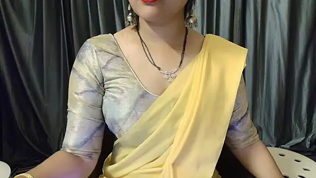 Snapshot of goldiwets chatting on 10-10-25, 02:10 goldiwets online show from 10-10-25, 02:10