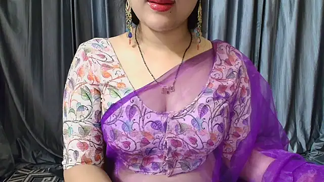 Snapshot of goldiwets chatting on 10-13-25, 02:22 goldiwets online show from 10-13-25, 02:22