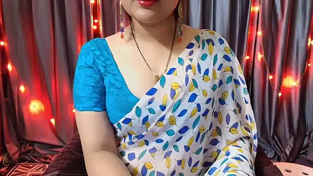 Snapshot of goldiwets chatting on 10-27-25, 04:11 goldiwets online show from 10-27-25, 04:11