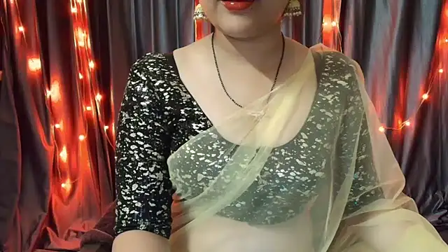 Snapshot of goldiwets chatting on 10-29-25, 03:20 goldiwets online show from 10-29-25, 03:20